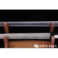 水墨山峰陨铁剑
