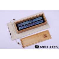 钛合金手工雕刻小镇纸