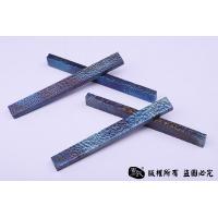钛合金手工雕刻小镇纸