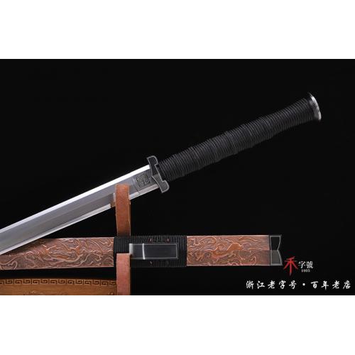 乌兹钢铁装错银汉剑