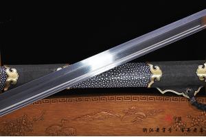 西汉镂空错银铁剑-高难度一体-孤品