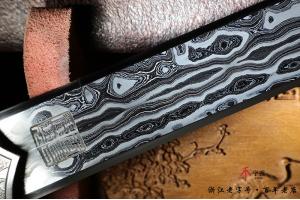 陨铁银装雕刻麒麟剑