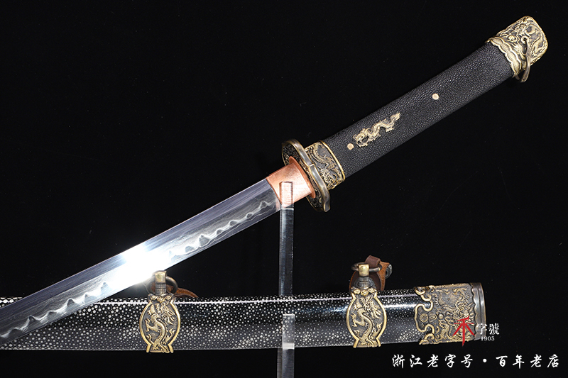 《龙之传说》-手工雕刻铜装